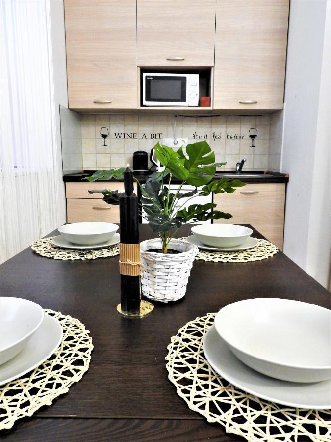 Nora Studio Apartman - Eger Apartment Exterior photo
