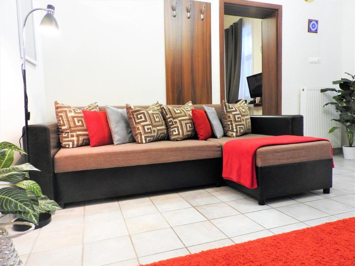 Nora Studio Apartman - Eger Apartment Exterior photo