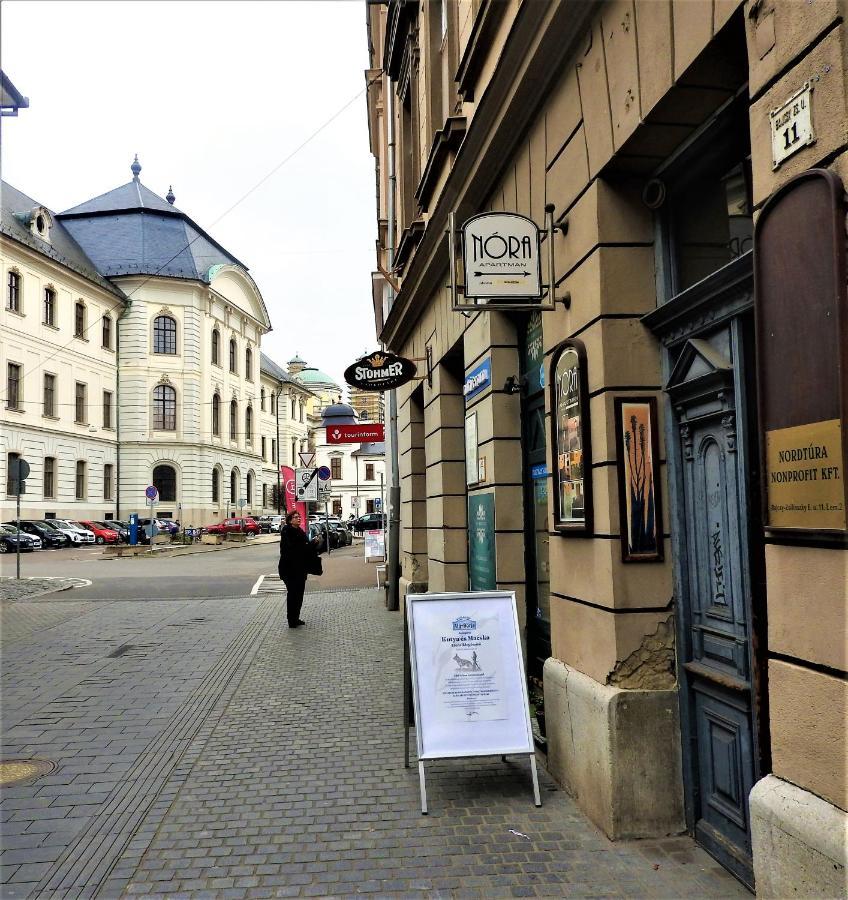 Nora Studio Apartman - Eger Apartment Exterior photo