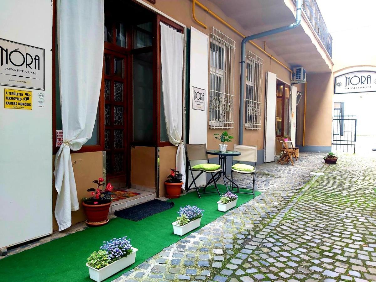 Nora Studio Apartman - Eger Apartment Exterior photo